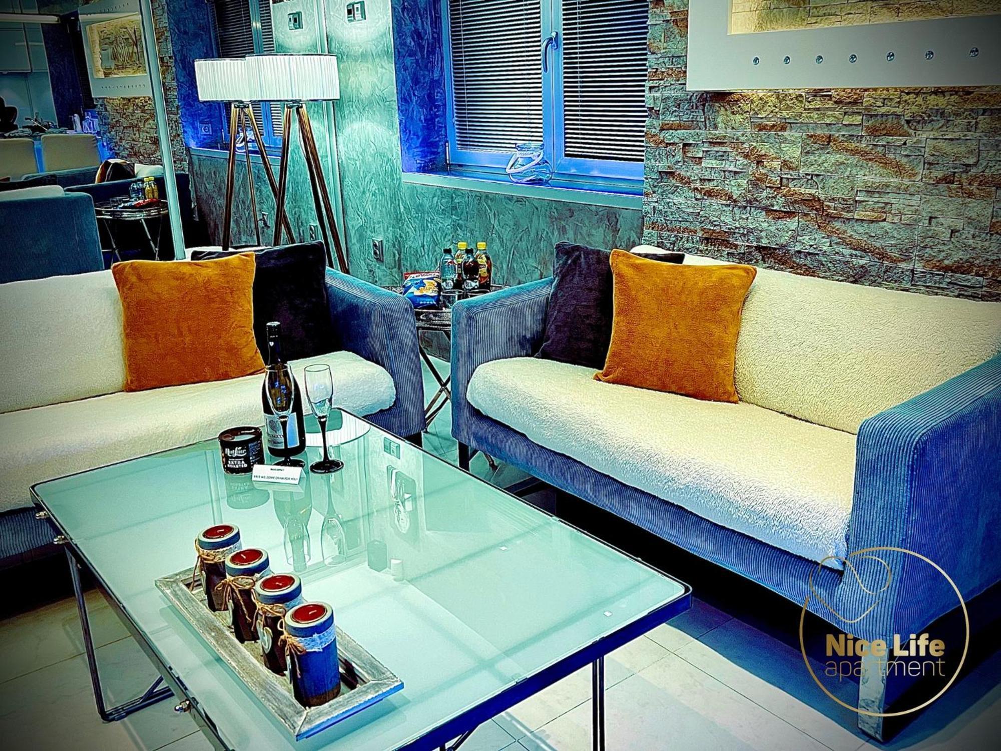 Nice Life - Luxury Apartment In The Old Town. Bratislava Exterior foto